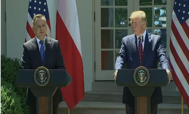 Trump, Polonya’ya bin asker göndereceğini açıkladı